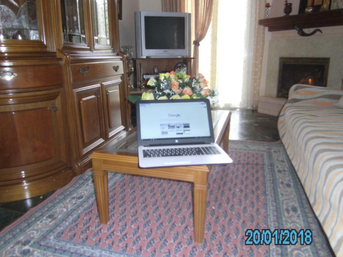 George'S House Apartment Agios Matthaios  Ngoại thất bức ảnh