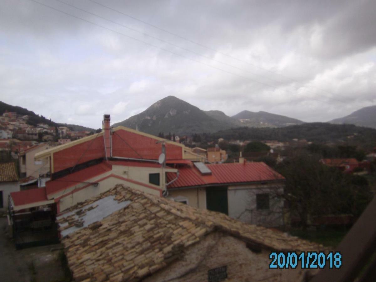 George'S House Apartment Agios Matthaios  Ngoại thất bức ảnh