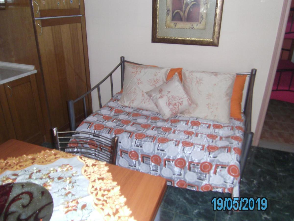 George'S House Apartment Agios Matthaios  Ngoại thất bức ảnh