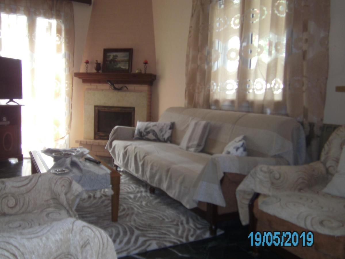 George'S House Apartment Agios Matthaios  Ngoại thất bức ảnh