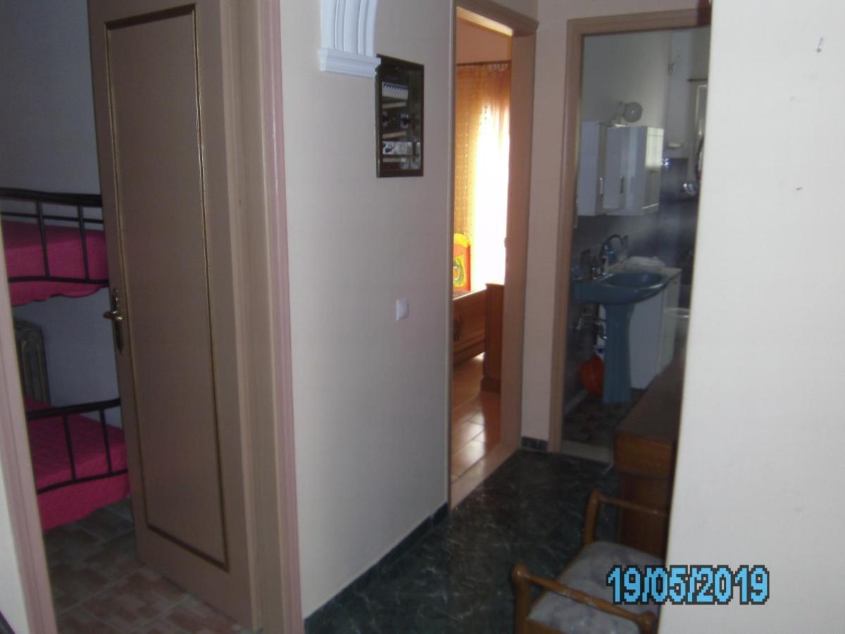 George'S House Apartment Agios Matthaios  Ngoại thất bức ảnh